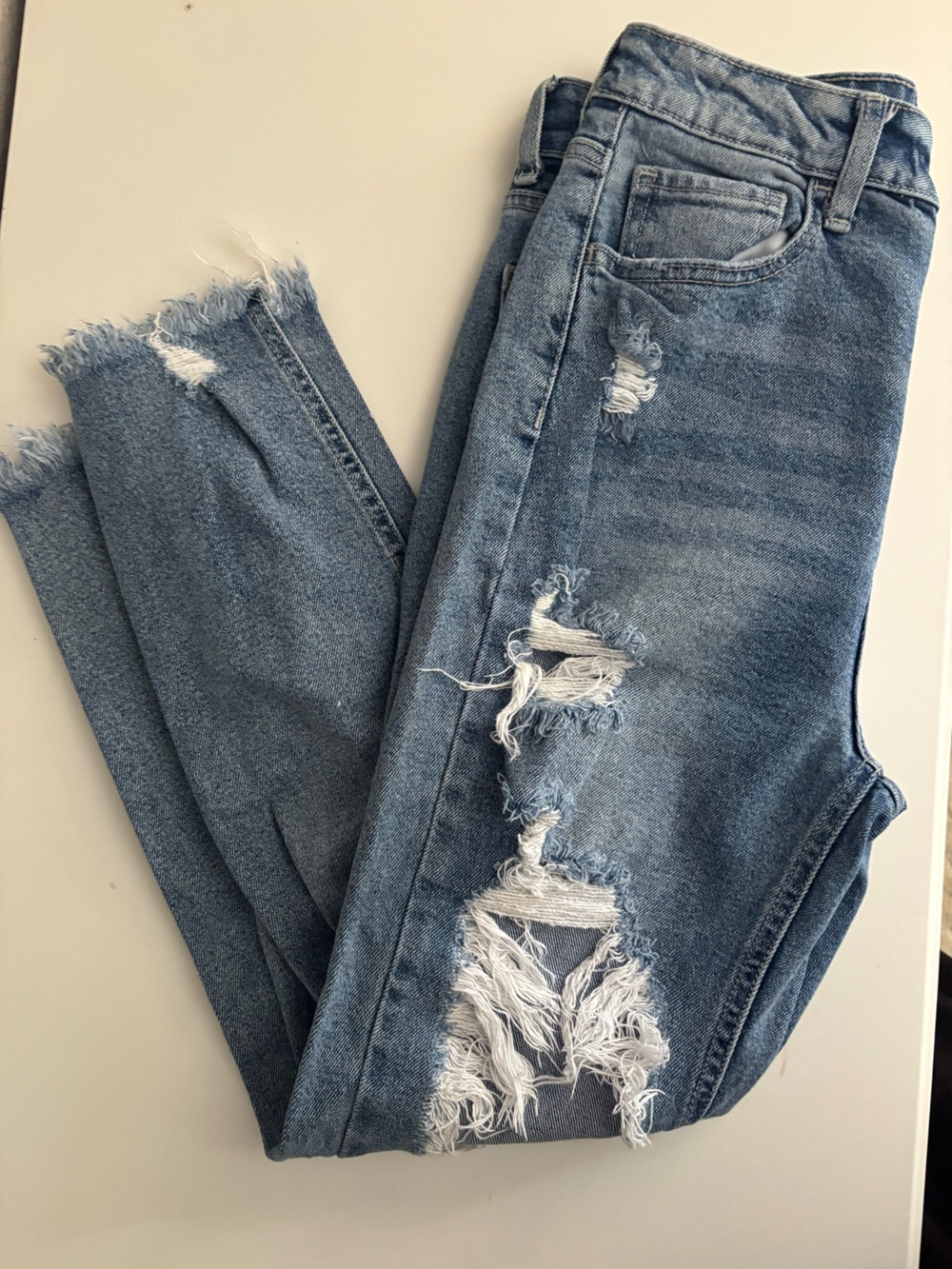 Cello Straight-Leg distressed Jeans with Frayed Hem Size 7